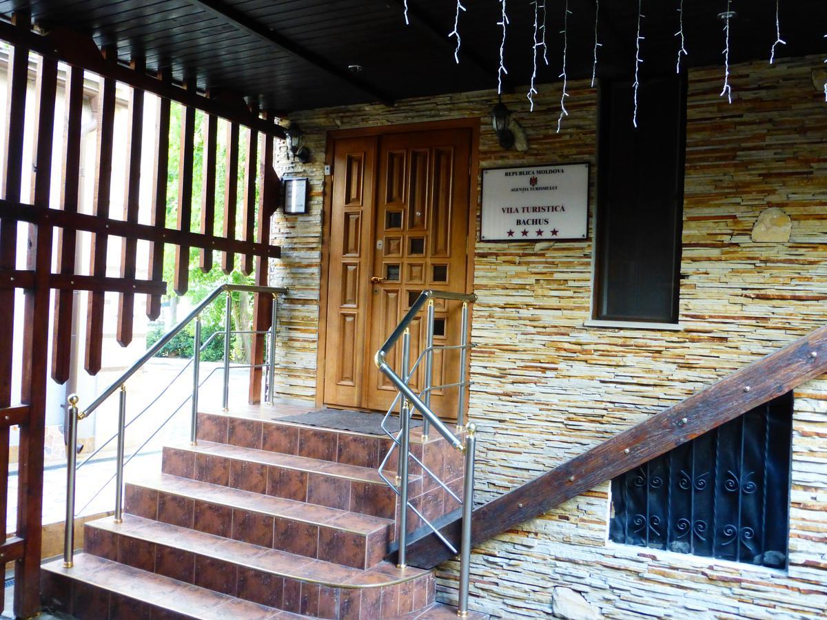 Hotel Bachus Chişinău Extérieur photo